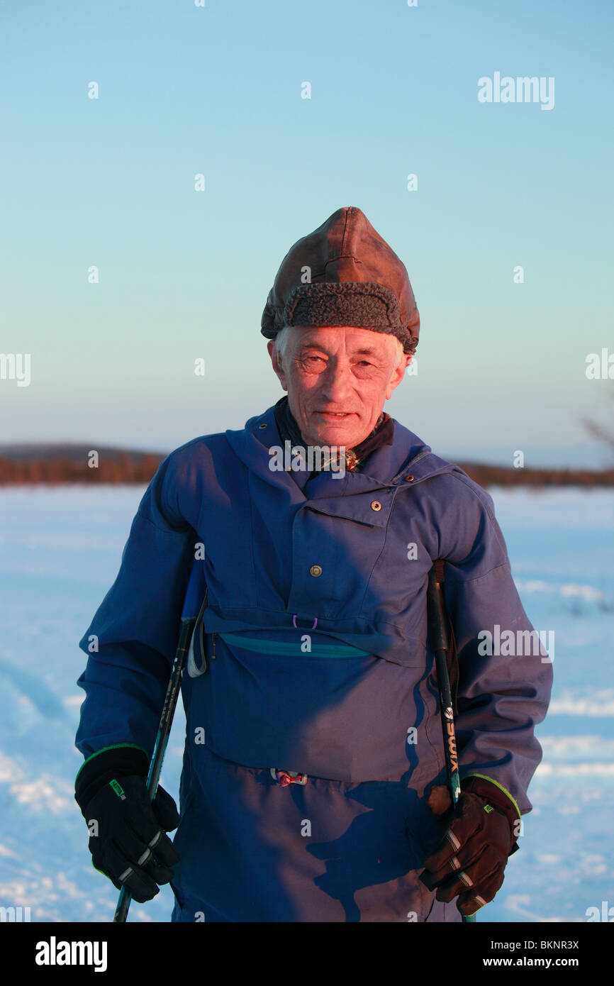 Die jährliche Sami Frühling Rentier Migration von Stubba nr Gällivare in Schweden durch ihrem angestammten Land in Lappland Stockfoto