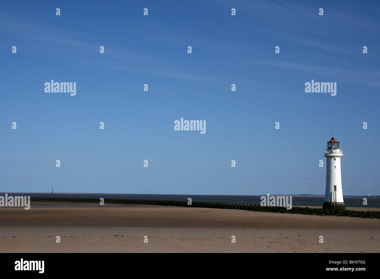 New Brighton Leuchtturm bei Ebbe, Wallasey, Wirral, Merseyside, UK Stockfoto