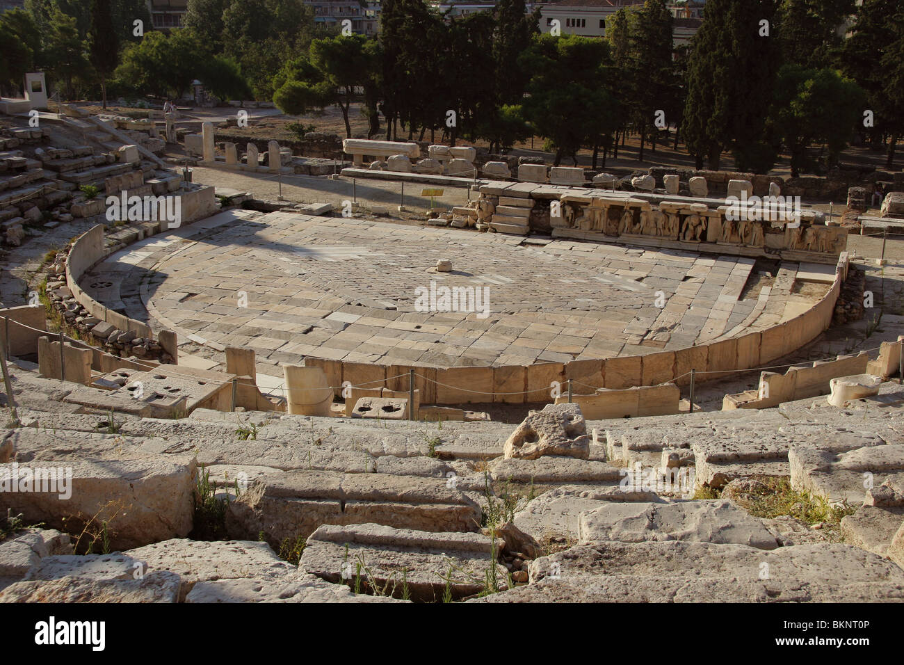 Griechische Kunst. Das Theater des Dionysos. Am He Fusse der Akropolis erbaut. (V V. CHR.). Athen. Griechenland. Europa. Stockfoto