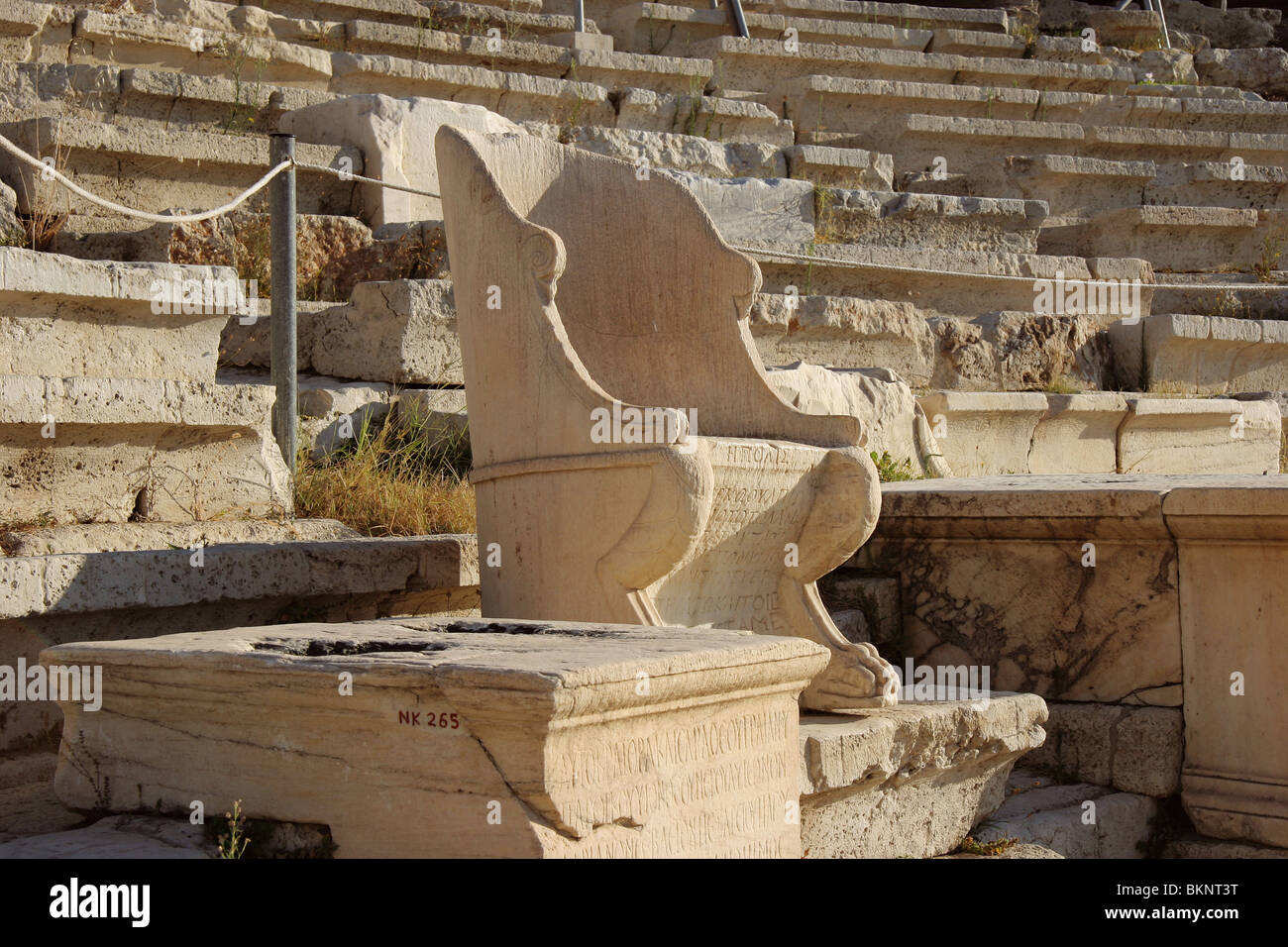 Das Theater des Dionysos (V v. Chr.). Sitz der Ehre. Athen. Griechenland. Stockfoto