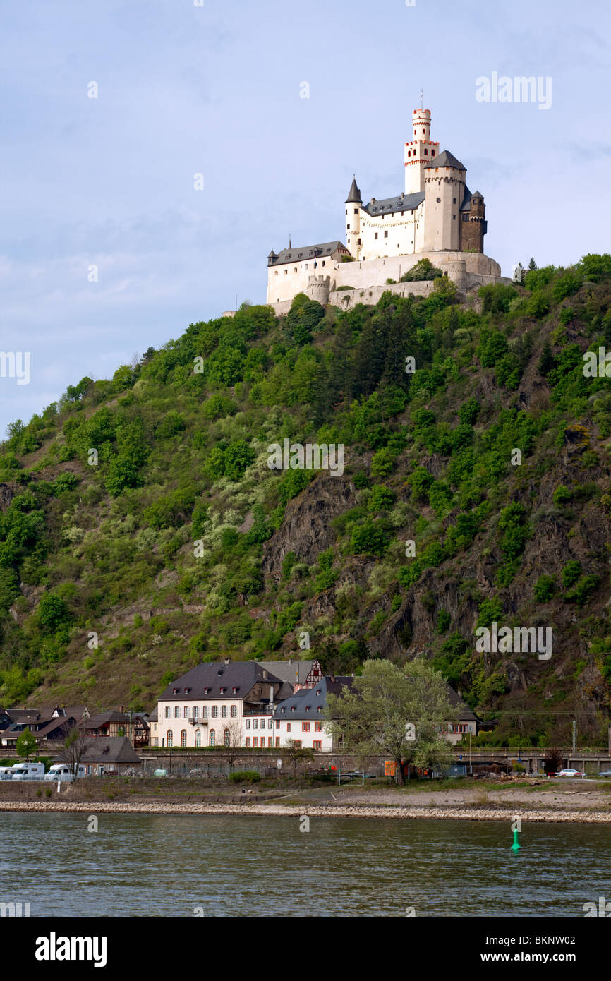 Marksburg Schloss in der Nähe von Braubach am mittleren Rhein Stockfoto