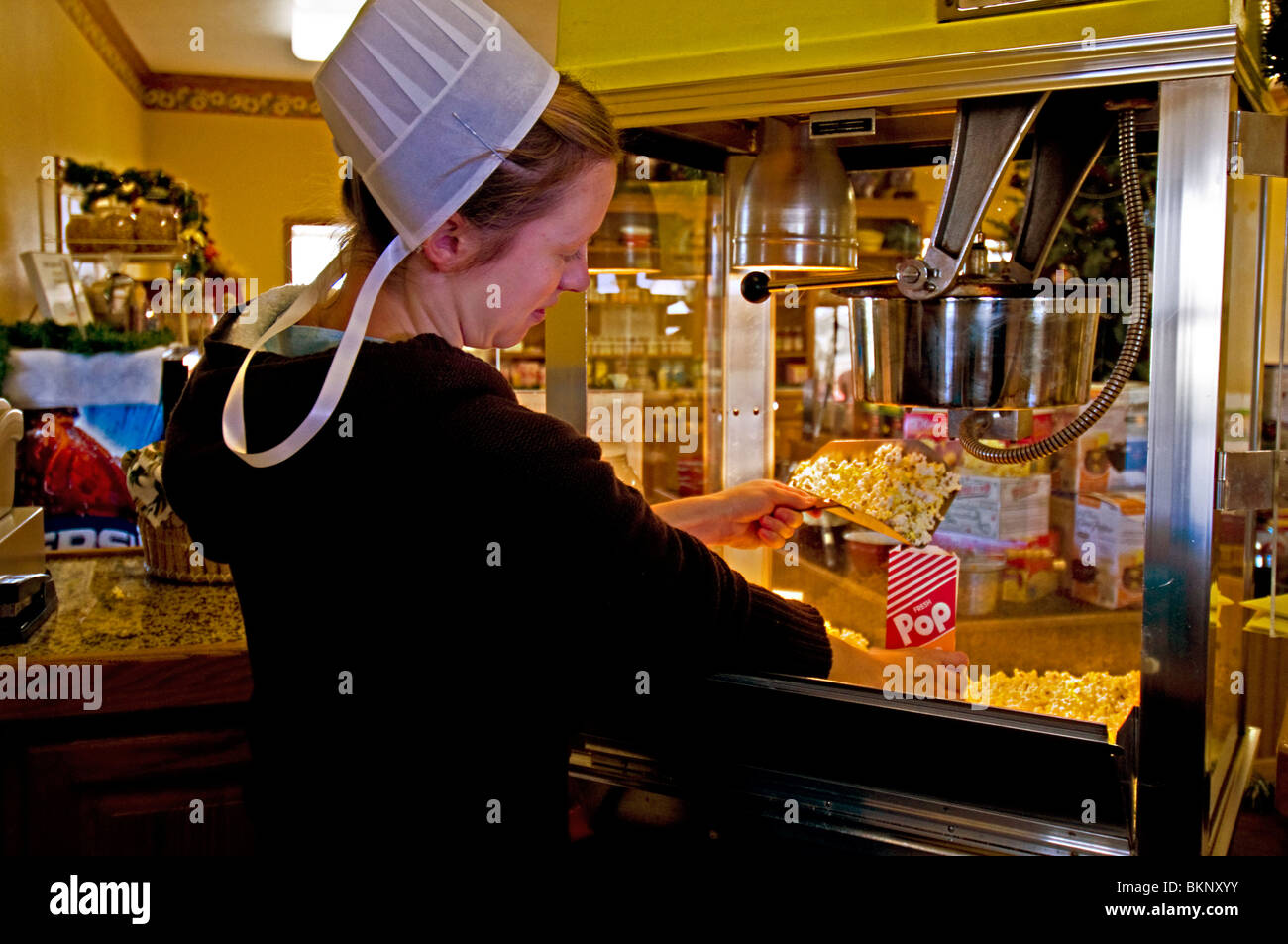Yoder Popcorn Shop in Topeka, Indiana im Herzen der Amishland ist berühmt für seine vielen Sorten Popcorn. Stockfoto