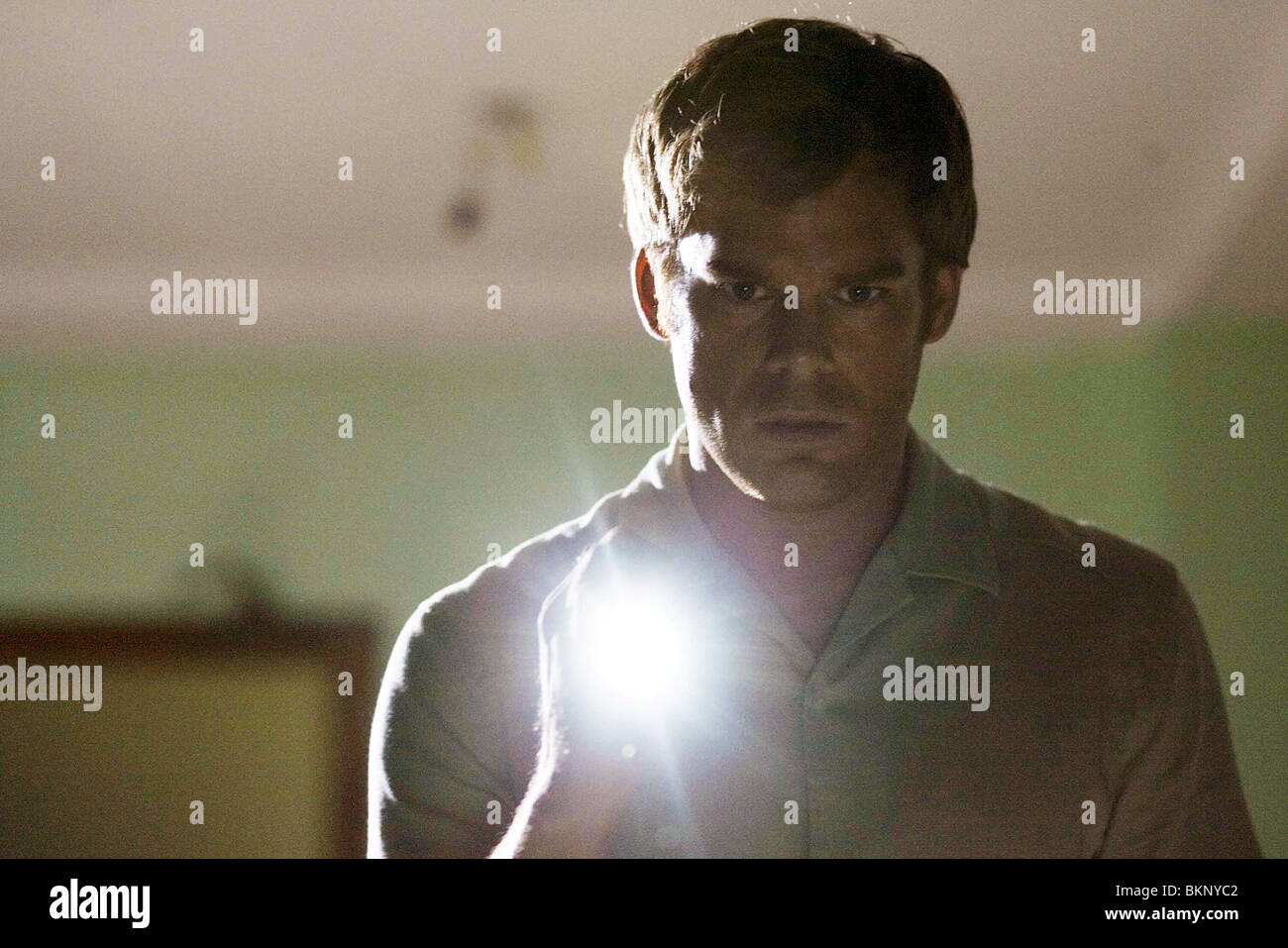 DEXTER (TV) (2006) MICHAEL C HALLE DEXT 001-02 Stockfoto