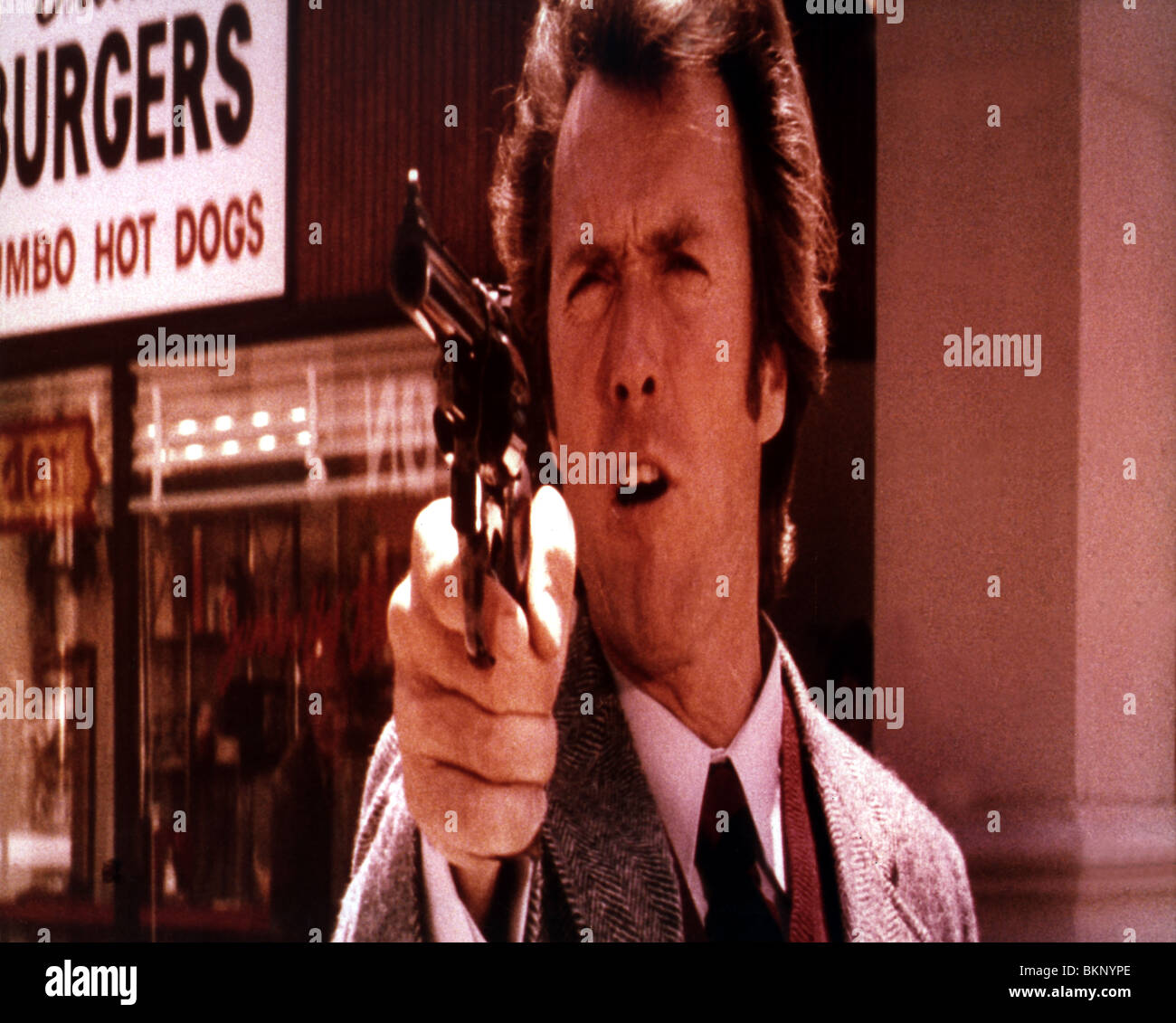 DIRTY HARRY (1971) CLINT EASTWOOD DTH 013CP Stockfoto