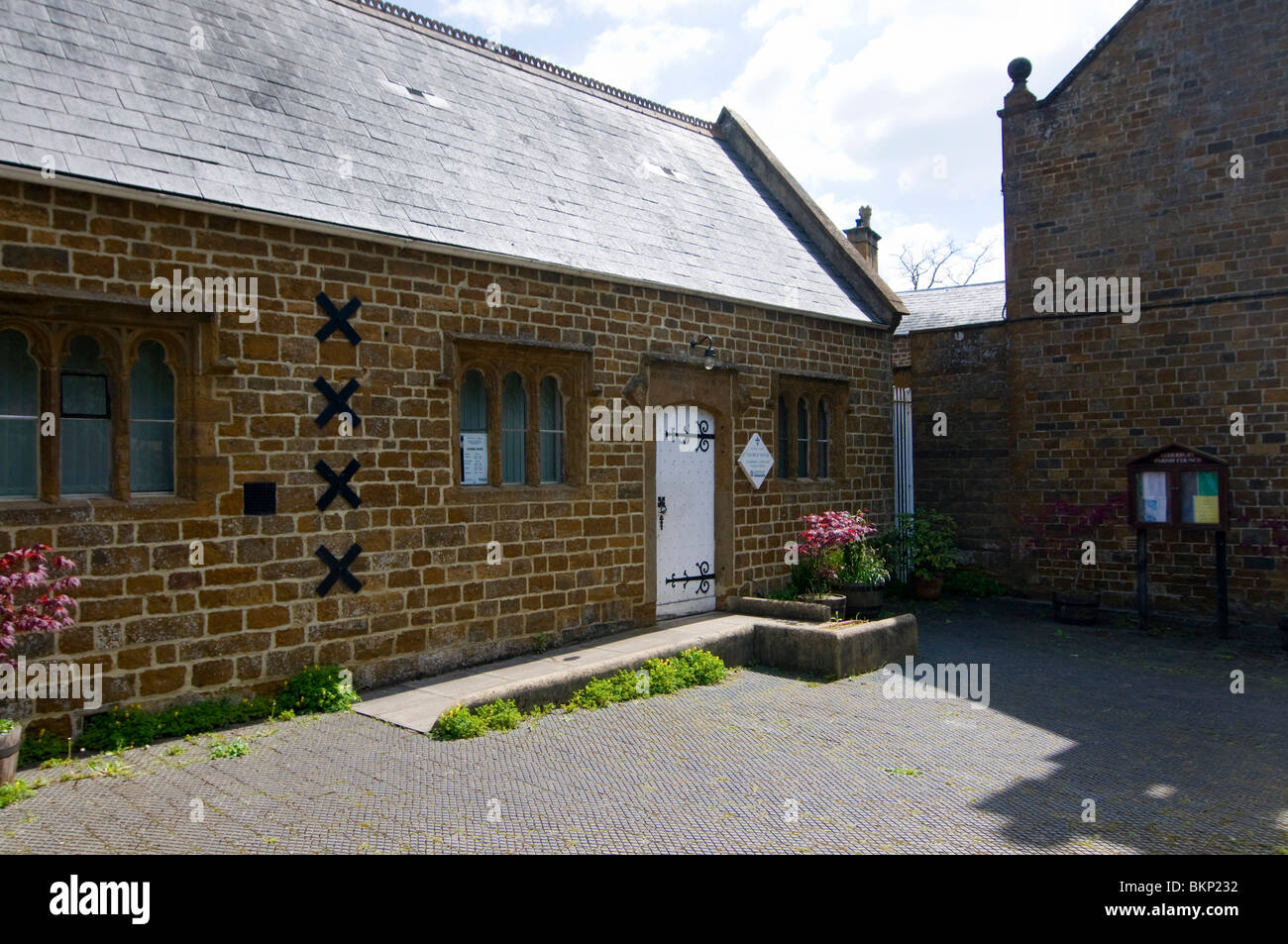 West Adderbury Pfarrkirche Hall und Bibliothek. Stockfoto