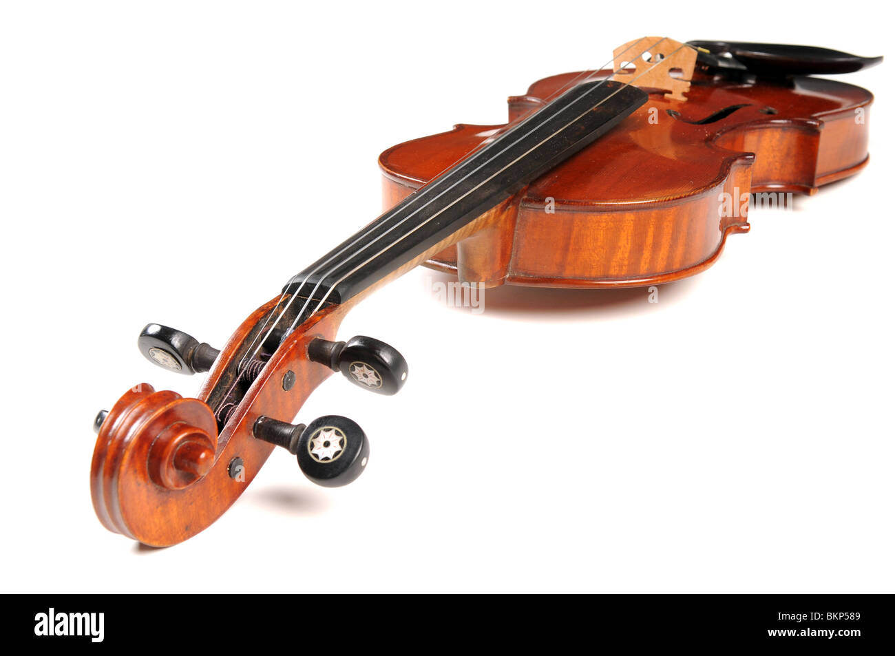 Vintage Violine auf weißem Hintergrund Stockfoto