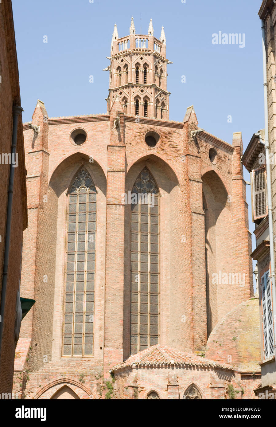 Die schöne äußere Mauerwerk und Tower Turm der Kirche der französischen Jakobiner Toulouse Haute-Garonne Midi-Pyrenees Stockfoto