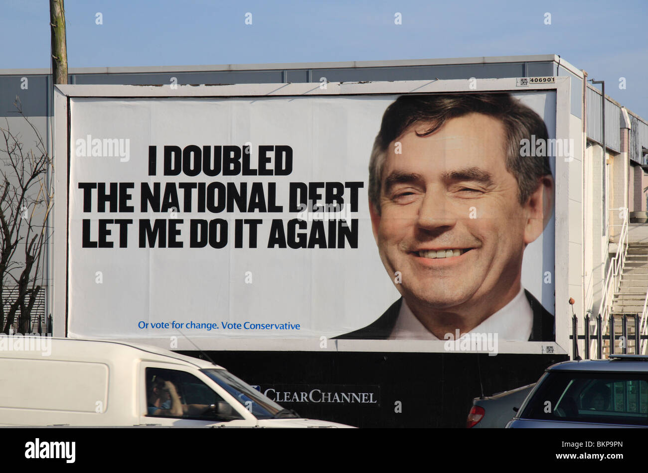 Eine konservative Partei General Election Mai 2010 Plakat (Kritik an Gordon Brown) auf dem Display in West London, UK. Stockfoto