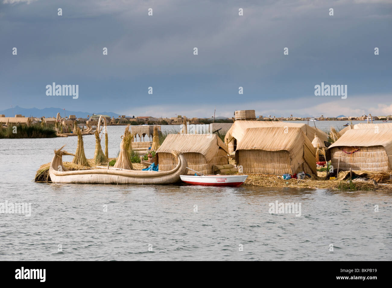 Schwimmende Inseln der Uros, Titicacasee, Peru Stockfoto