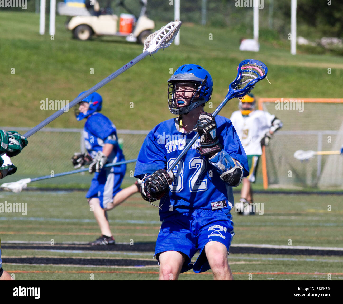 Jungen High School Varsity Lacrosse Spiel. Stockfoto