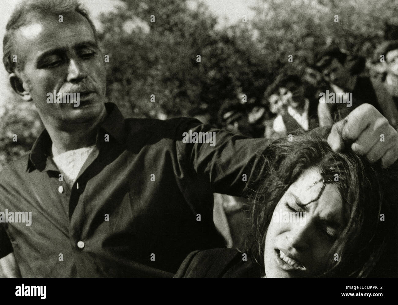 ZORBA DAS GRIECHISCHE (1964) ANTHONY QUINN, IRENE PAPAS MIHALIS KAKOGIANNIS (DIR) ZBGK 008P Stockfoto