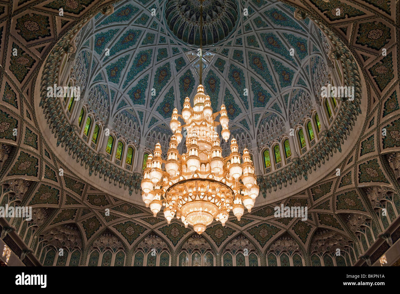 Der weltweit größte Kronleuchter im Sultan Qaboos Grand Mosque, Muscat, Oman Stockfoto