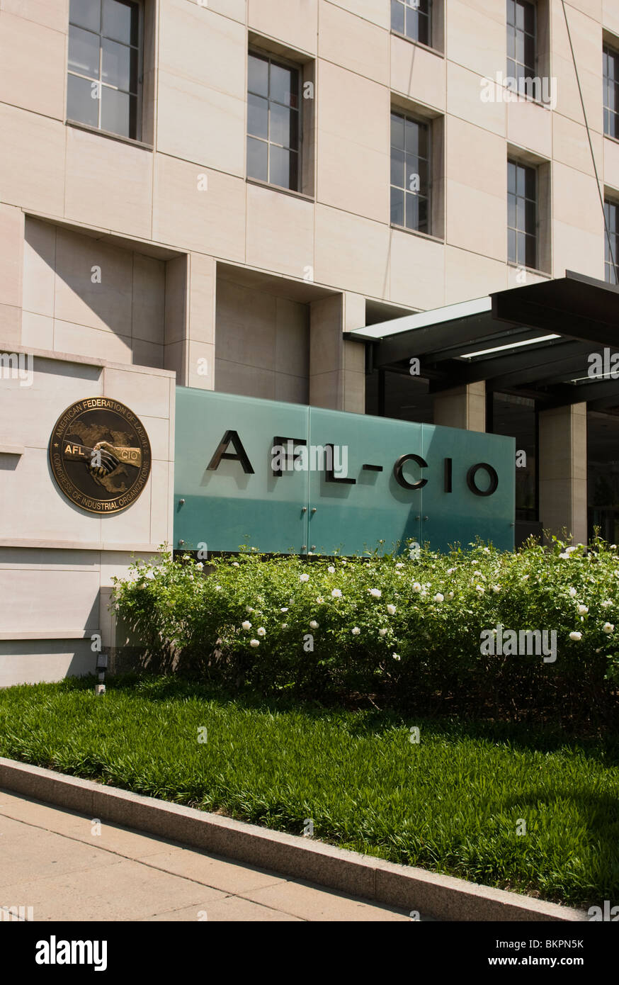 Der vordere Eingang ins AFL-CIO-Hauptquartier in Washington DC. Stockfoto