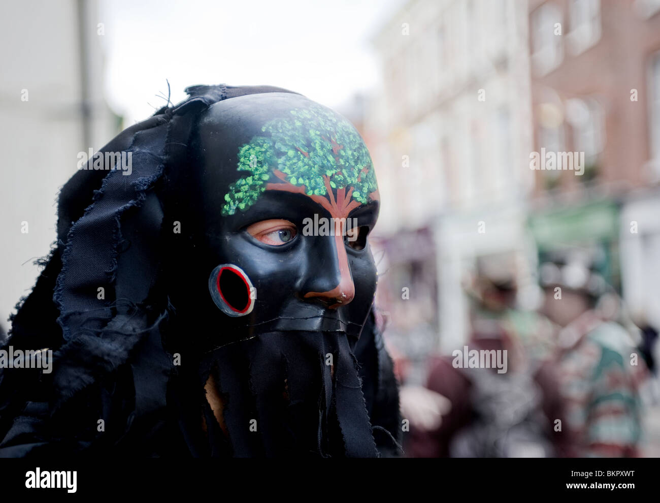 Ein Tänzer aus Mythago Border Morris auf dem fegt Festival Stockfoto