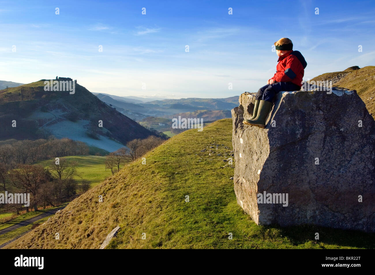 Wales, Clwyd, Llangollen. Mit Blick auf das Vale von Llangollen in Richtung Castell Dinas Bran von der Panorama-Wanderung, Offa es Dyke (MR) Stockfoto