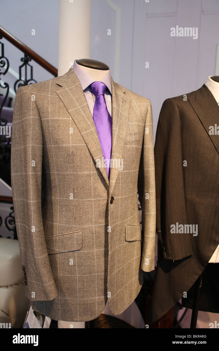 Im Inneren des Shops von Schneider Richard James. Savile Row Schneider in London. Stockfoto