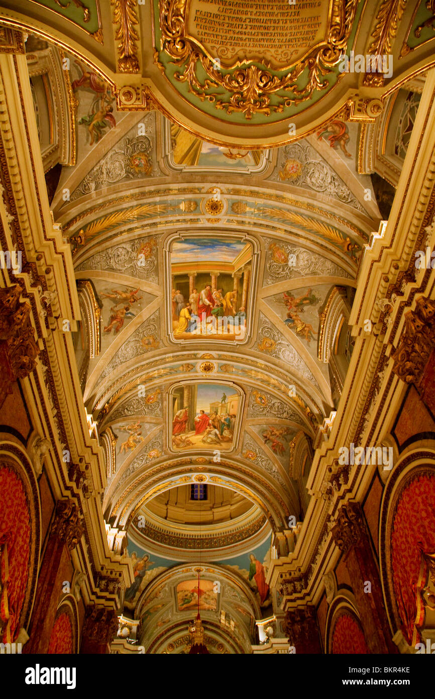 Europa, Malta, Vittoriosa; Das Innere der Pfarrkirche während das Fest des Schutzheiligen, St. Lawrence Stockfoto