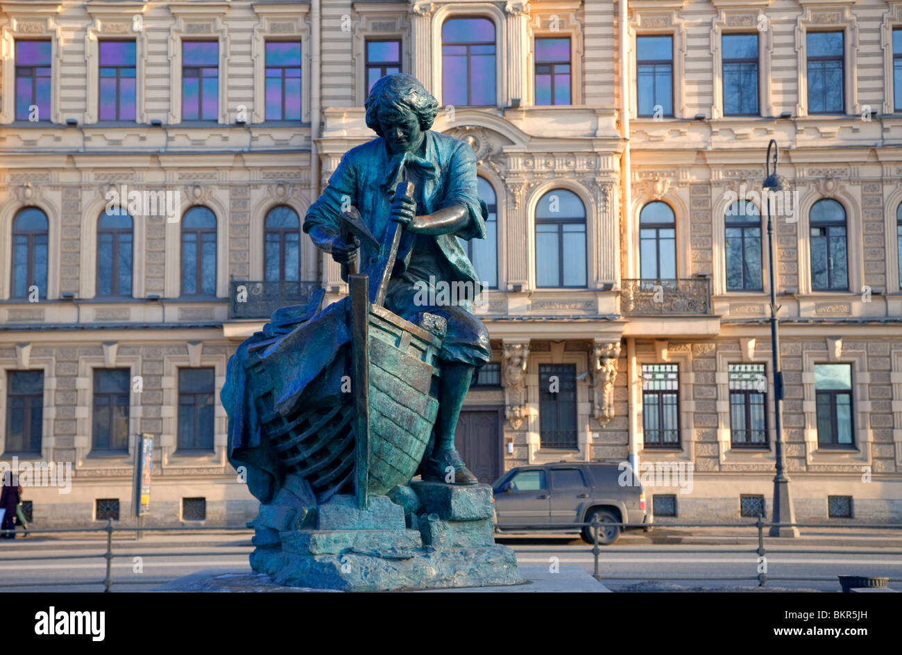 Russland, St.Petersburg; Denkmal stellt Peter der große, ein Schiff zu bauen. Stockfoto