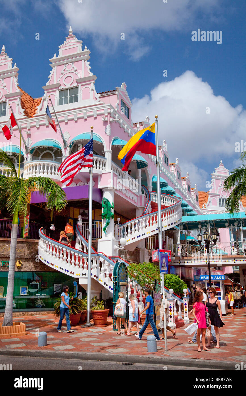 Die Straßen mit niederländischen Architektur in Oranjestad, Aruba, Niederländische Antillen, Karibik. Stockfoto