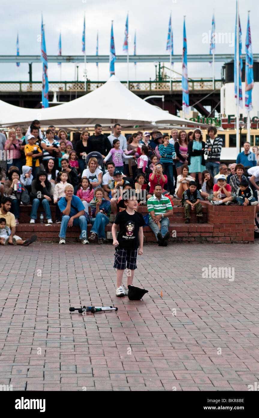 Straßentheater, Tamtam Festival, Darling Harbour, Sydney, Australien Stockfoto