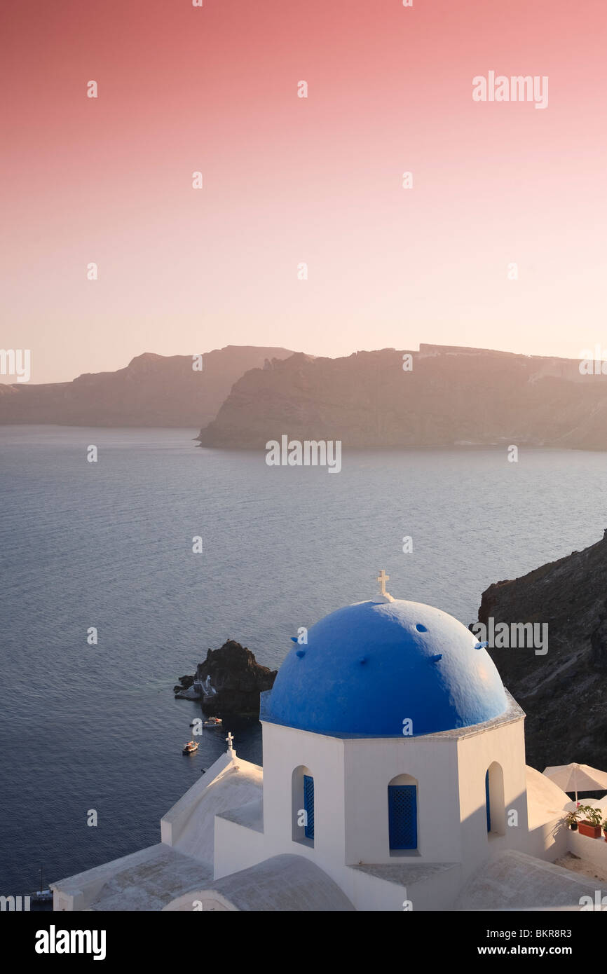 Griechenland, Kykladen, Santorini, Oia Stadt und Santorini Caldera Stockfoto