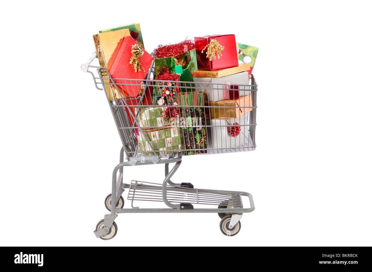 Lebensmittelgeschäft Warenkorb auf weiß Stockfoto