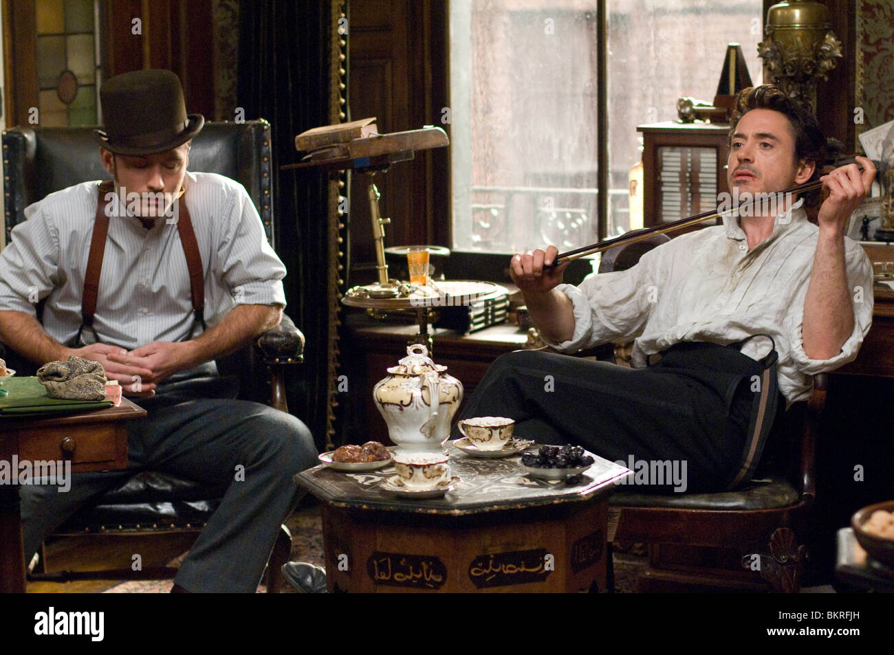 SHERLOCK HOLMES (2009) ROBERT DOWNEY JR., JUDE LAW GUY RITCHIE (DIR) 002 Stockfoto