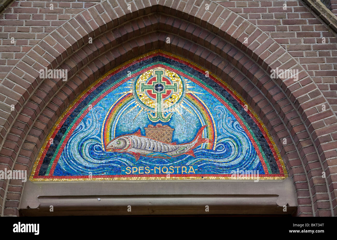 Katholische Kirche religiöse Fisch zu signieren, Xavieriuskerk, Enkhuizen, Niederlande Stockfoto