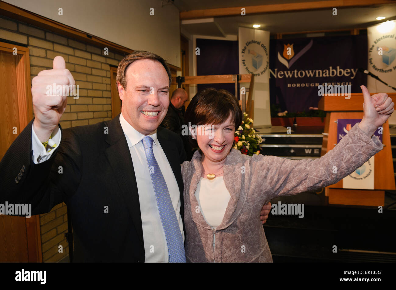 Nigel Dodds und seine Frau Diane, gerne seinen Sitz von Nord-Belfast bei den Parlamentswahlen 2010 behalten Stockfoto