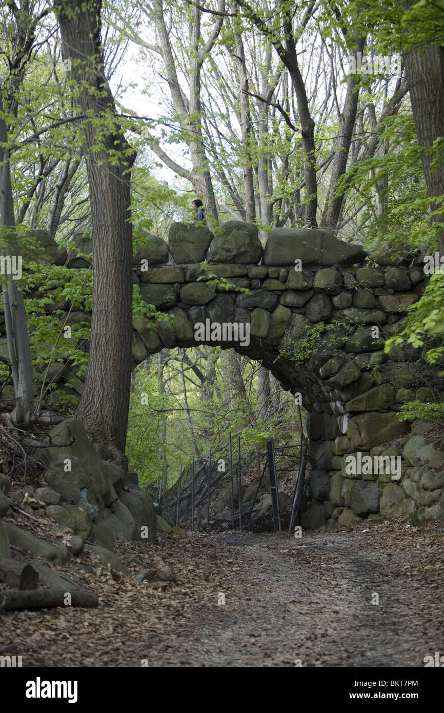 Alte Steinbrücke im Prospect Park in Brooklyn, New York. Stockfoto