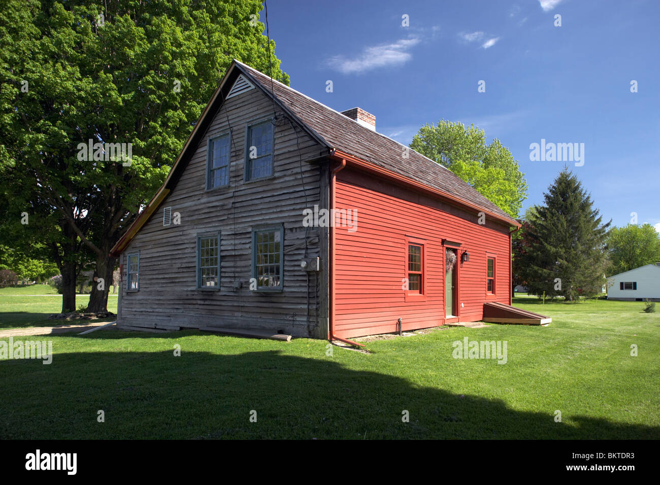 Defoe Mooar-Wright House in Pownal ist Vermont ältesten. Es wurde um 1750 gebaut. Das Haus ist teilweise restauriert. Stockfoto