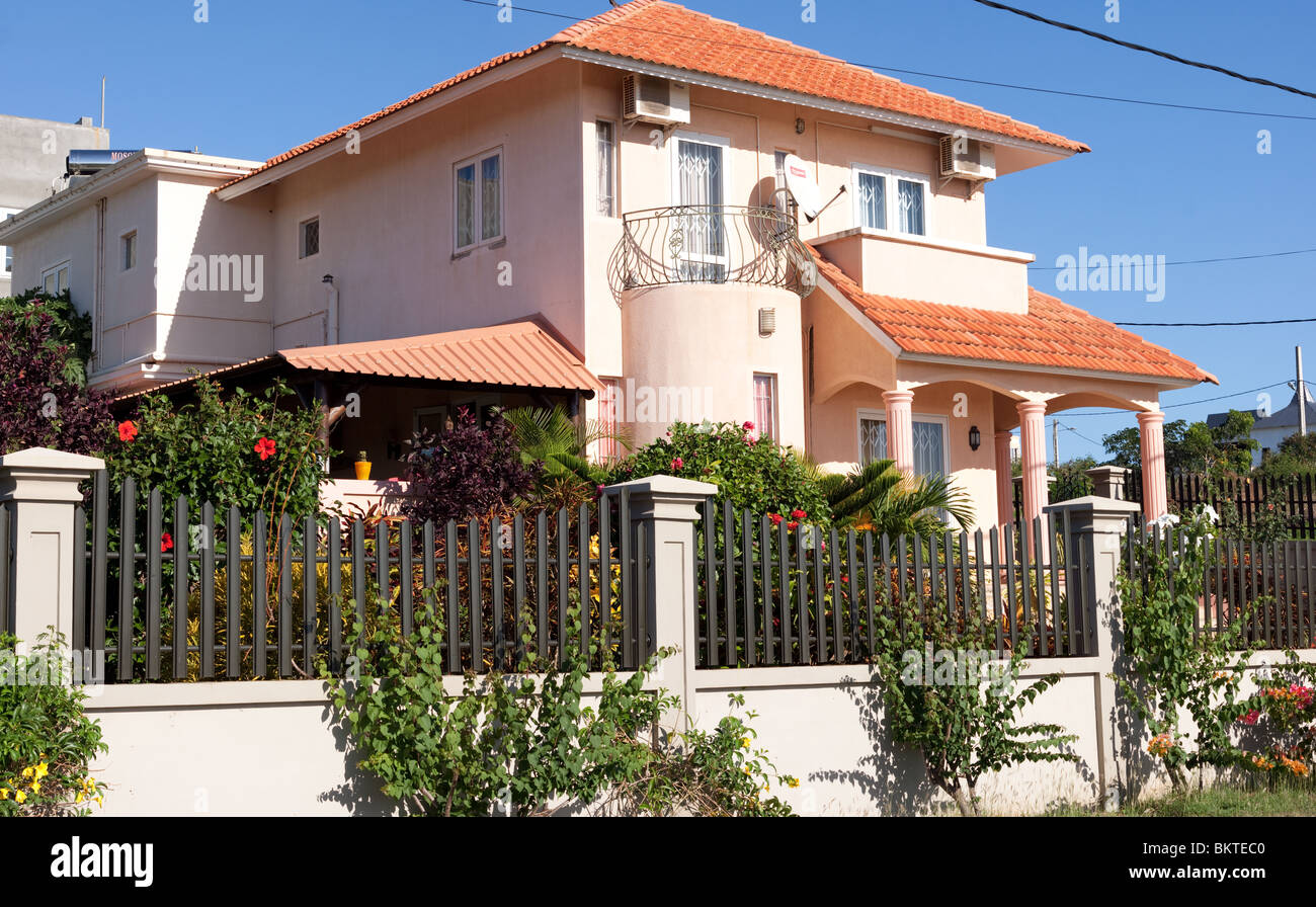 Private Luxus Wohnhaus Fassade. Stockfoto