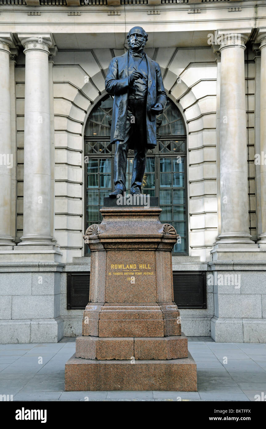 Statue von Rowland Hill Gründer der einheitlichen Cent Portokosten King Edward Street City of London England UK Stockfoto