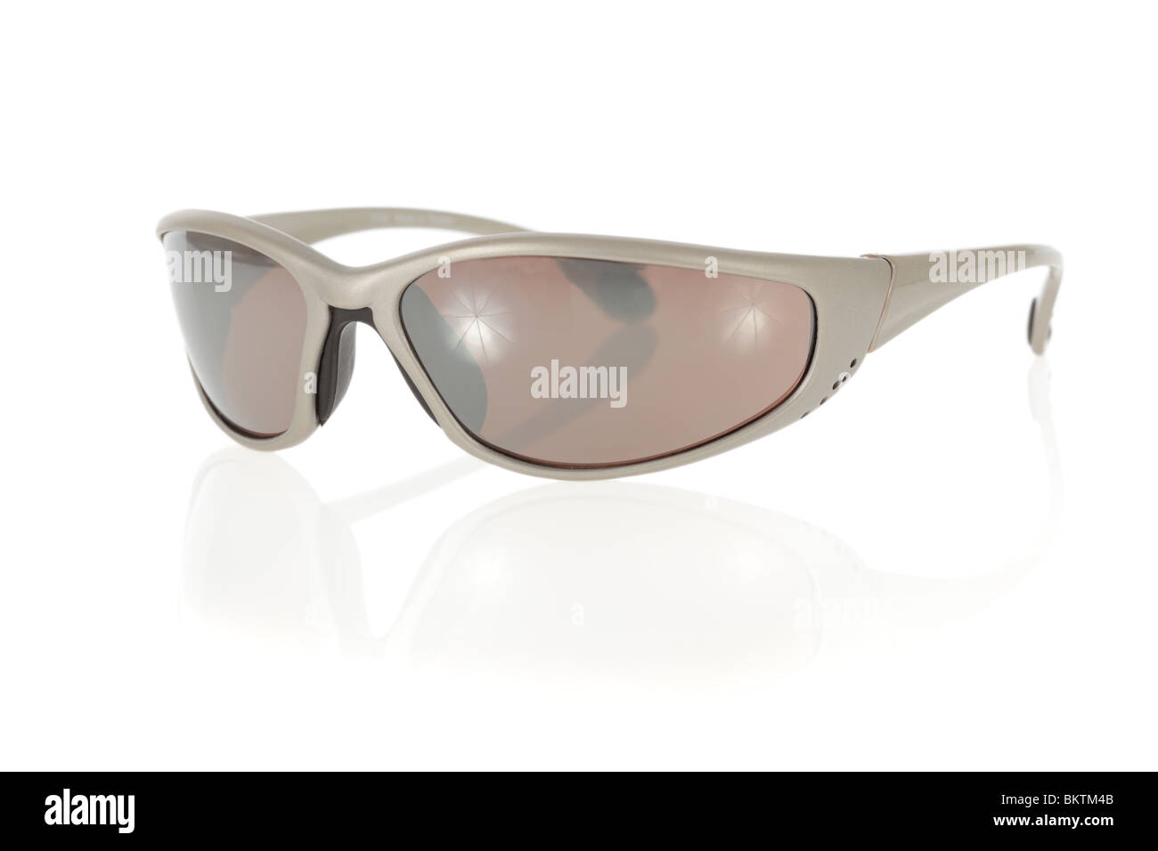 Sport-Sonnenbrille isoliert auf weißem Hintergrund Stockfoto