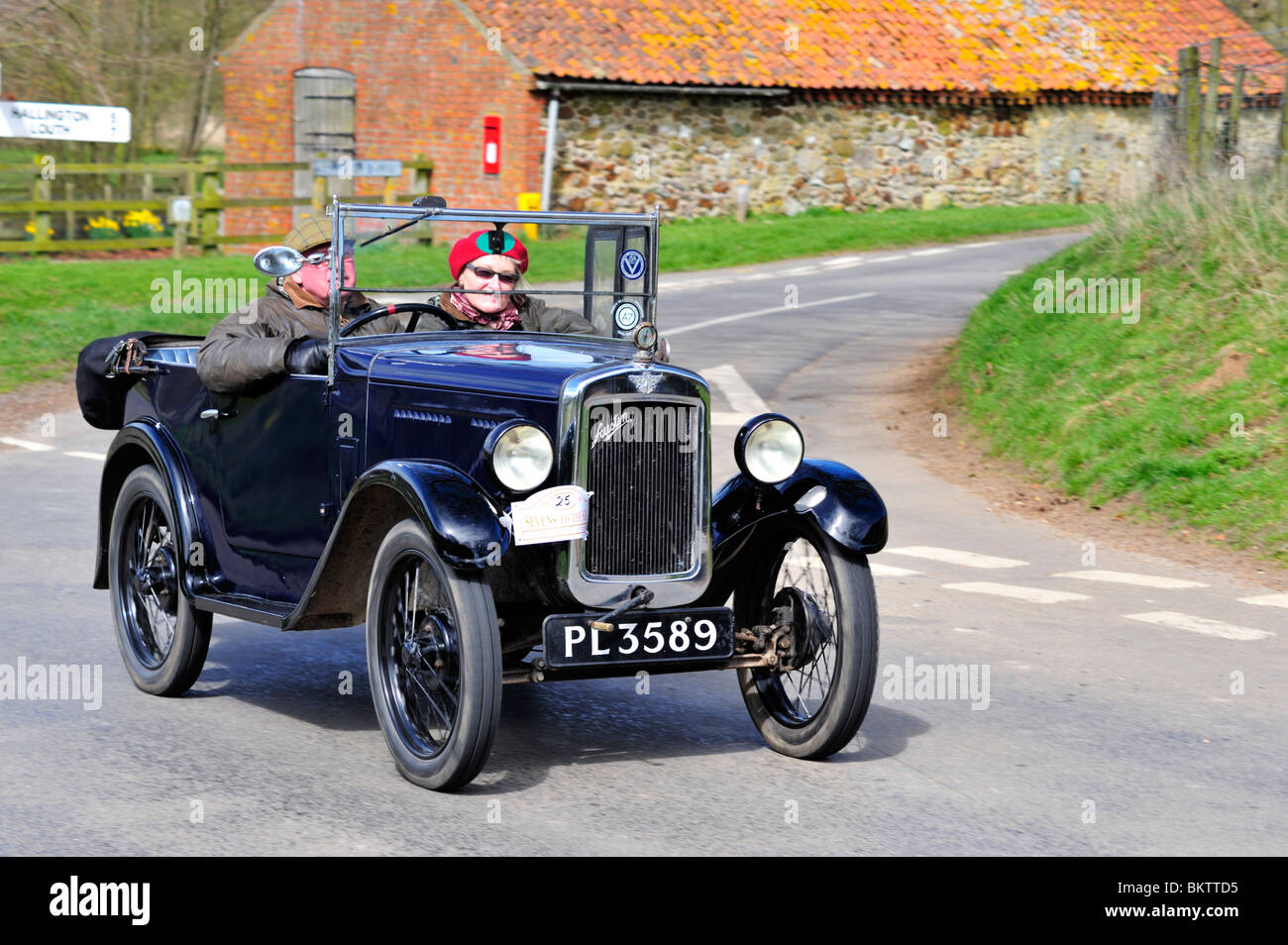 AUF DER LANDSTRAßE. AUSTIN SIEBEN RUBY 1937. Stockfoto