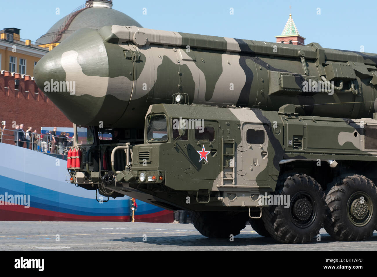 парад победы на красной площади военная техника. техника 9 2. парад военной техники на красной площади 9 мая. техника 9 2. парад на красной площади техника армата.