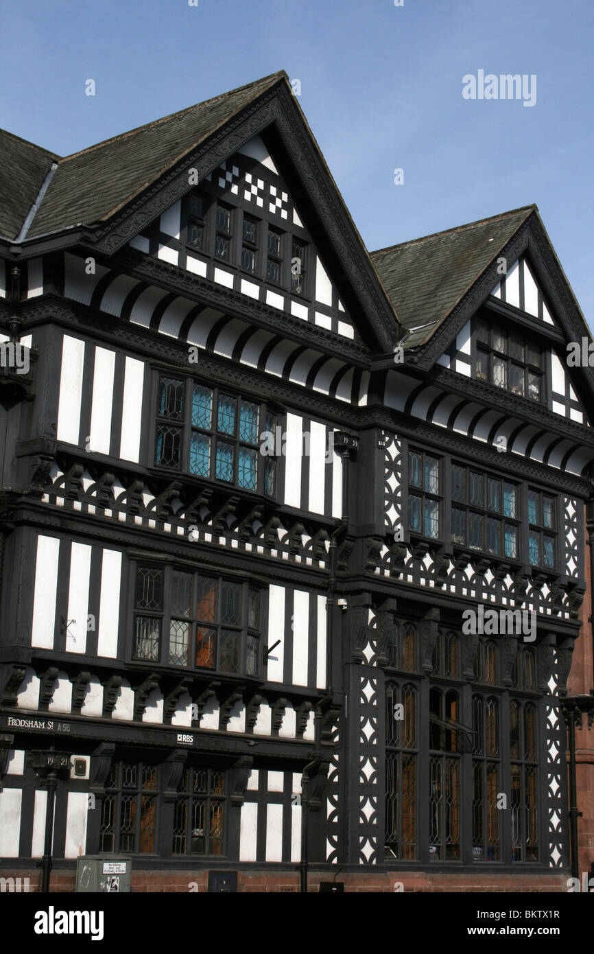 Viktorianische Mock Tudor Architektur In Chester, Großbritannien Stockfoto