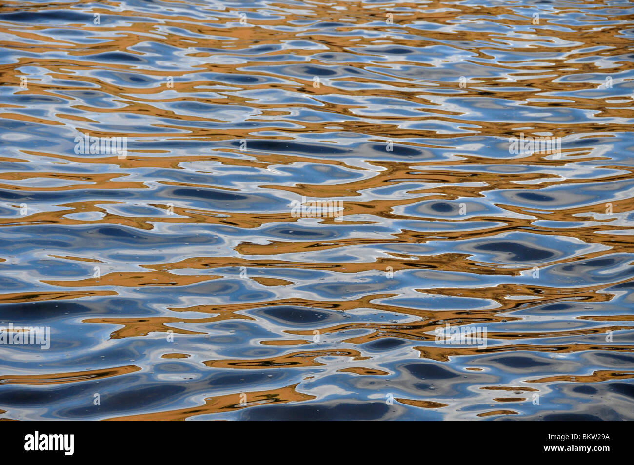 Wellen im Meer, Lochranza, Arran, Schottland Stockfoto