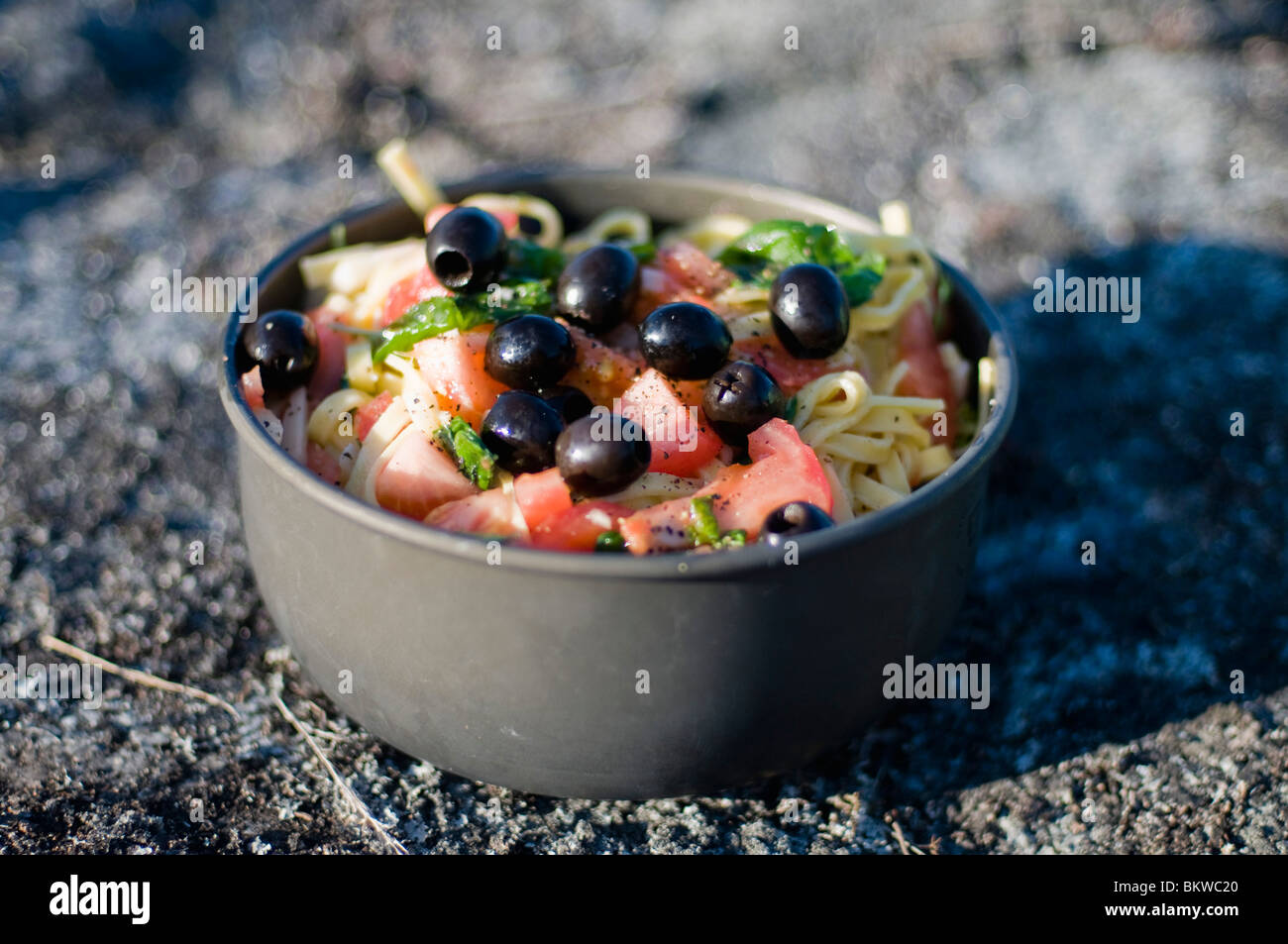 Schüssel mit Essen Stockfoto