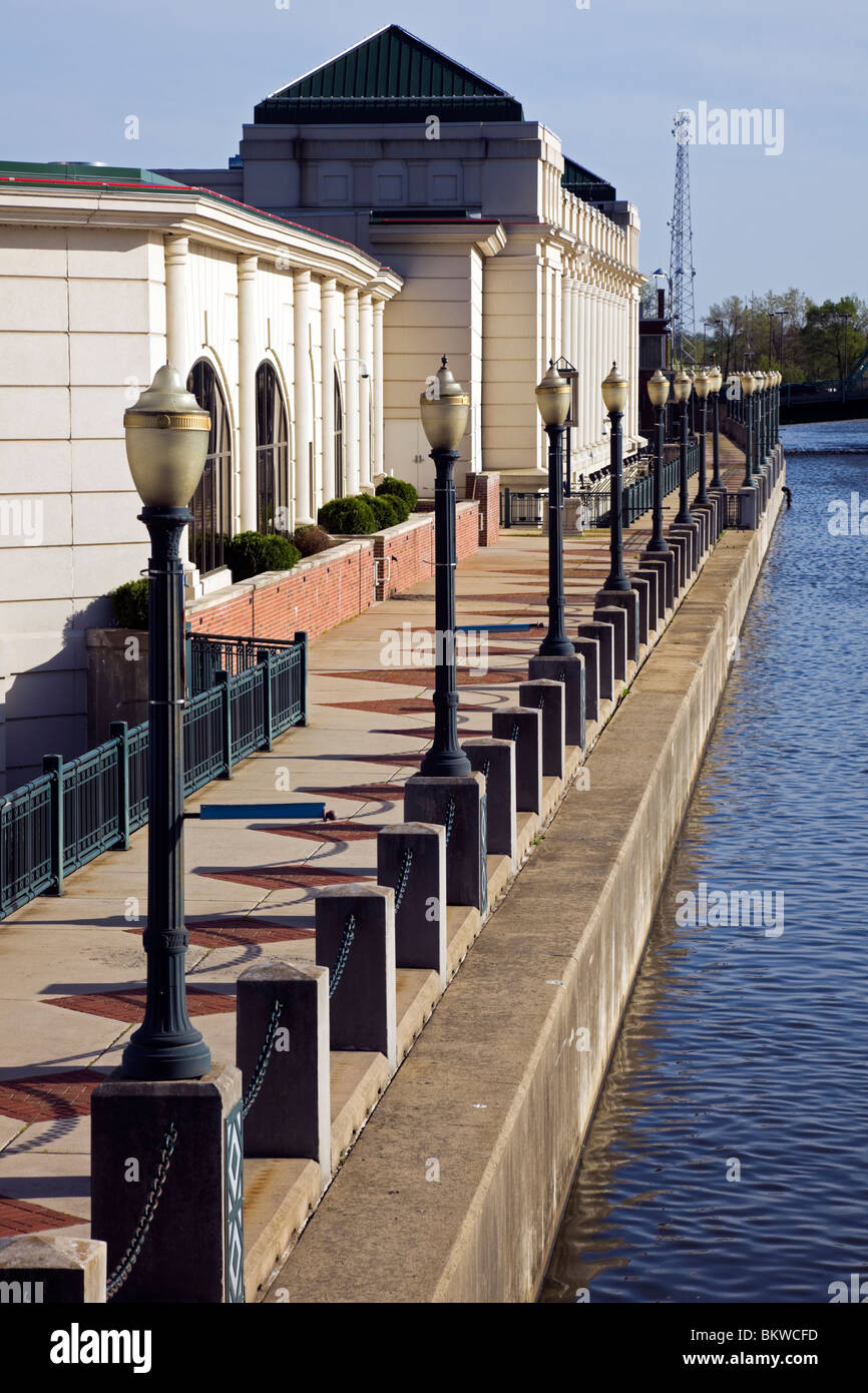 Riverwalk in der Innenstadt von Joliet Stockfoto