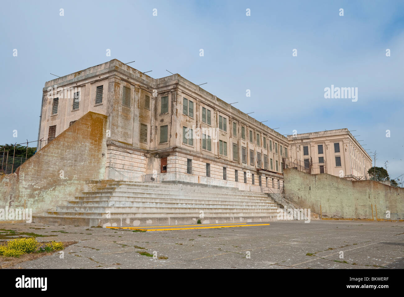 The Cellhouse Block and Recreation Yard, Alcatraz Island Prison oder "The Rock", San Francisco Bay, Kalifornien, USA Stockfoto
