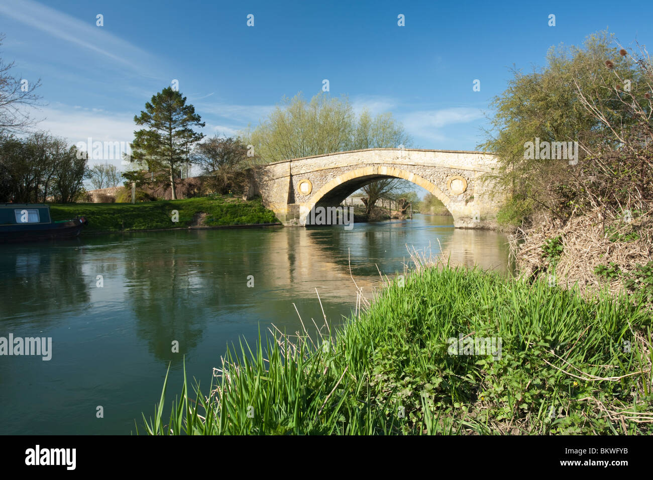Kaulquappe-Brücke über den Fluss Themse in Oxfordshire, Vereinigtes Königreich Stockfoto