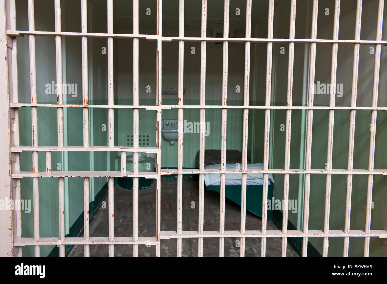 Gefängniszelle in Alcatraz oder 'The Rock', San Francisco Bay, Kalifornien, USA Stockfoto