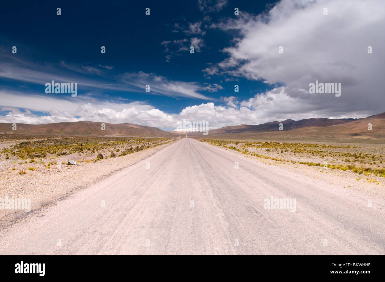 empty road on a high plateau Peru Stockfoto