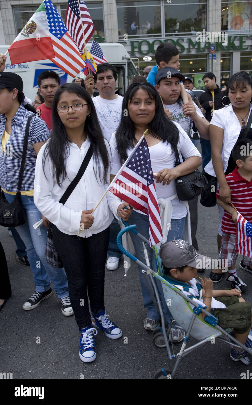 1. Mai 2010: Maikundgebung und März für die Rechte der Einwanderer und Arbeiter am Union Square in New York City. Stockfoto
