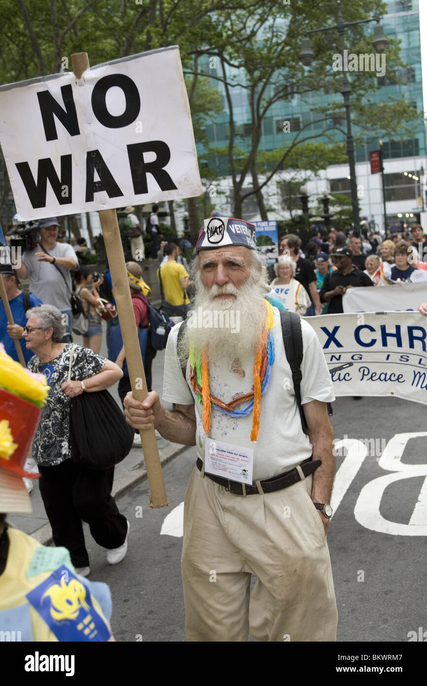 2. Mai 2010: Internationale Ant-nuklearen Waffen, Demonstration und Friedensmarsch bei den Vereinten Nationen in New York CIty Stockfoto