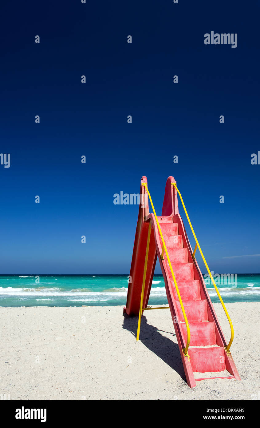 Rutschbahn am Strand in Oman Stockfoto