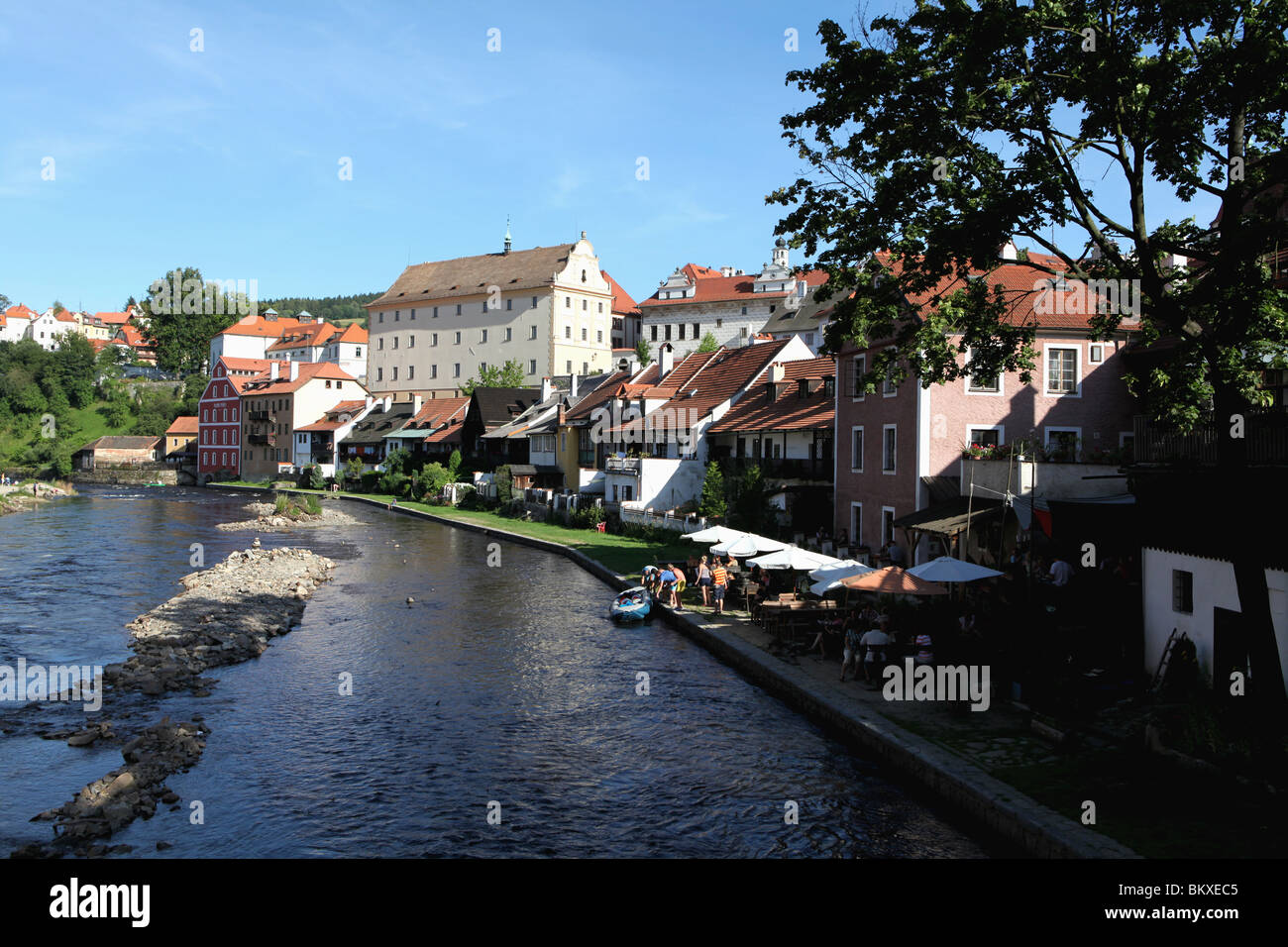 Ansicht der Touristenstadt Chesky Krumlov und die Moldau in Tschechien. Stockfoto
