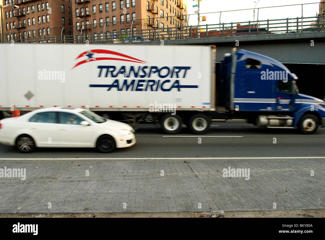 Der Cross Bronx Expressway ist einer großen Autobahn (Autobahn) im Stadtteil Bronx, New York City, April 2010. Stockfoto