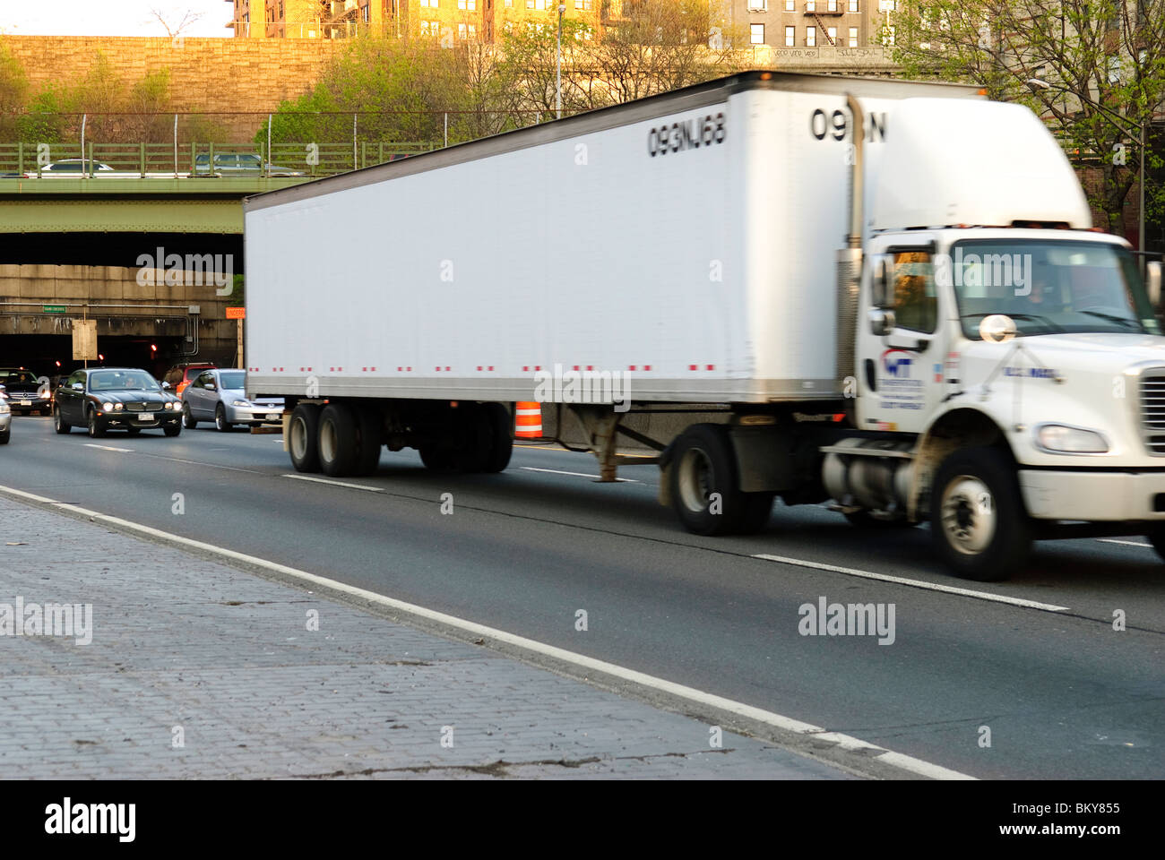Der Cross Bronx Expressway ist einer großen Autobahn (Autobahn) im